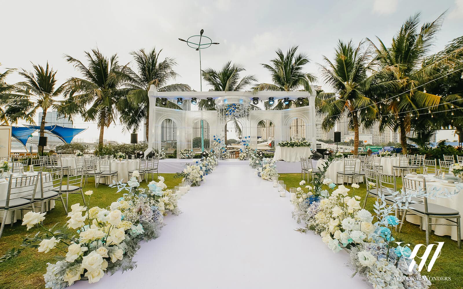 Loi Di Wedding Aisle Tiec Cuoi Hoa Linh Trang Tri Tiec Cuoi Ngoai Troi Len Ke Hoach Tiec Cuoi Wedding Wonders Viet Nam 4