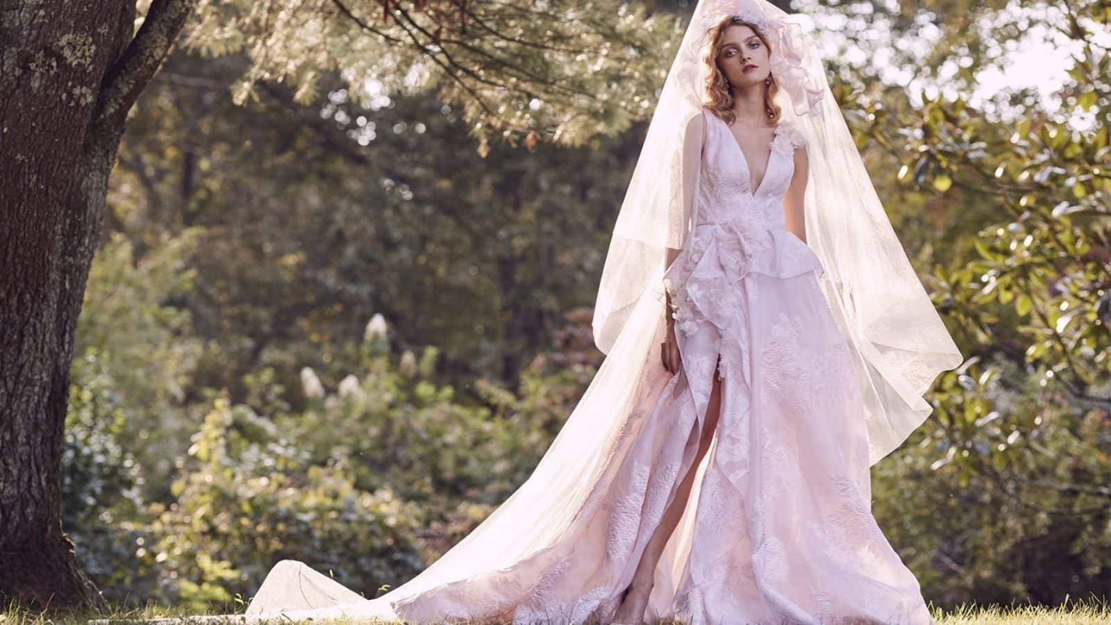 Vay Cuoi Dep Mau Hong Phan Cua Marchesa